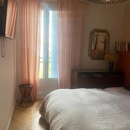Апартаменты Charmant A 5minutes De La Plage *